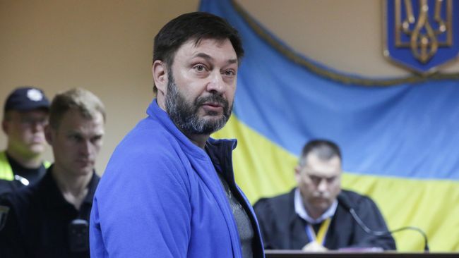Руководитель портала РИА Новости Украина Кирилл Вышинский на заседании Подольского районного суда Киева. 19 июля 2019 Руководитель портала РИА Новости Украина Кирилл Вышинский на заседании Подольского районного суда Киева. 19 июля 2019