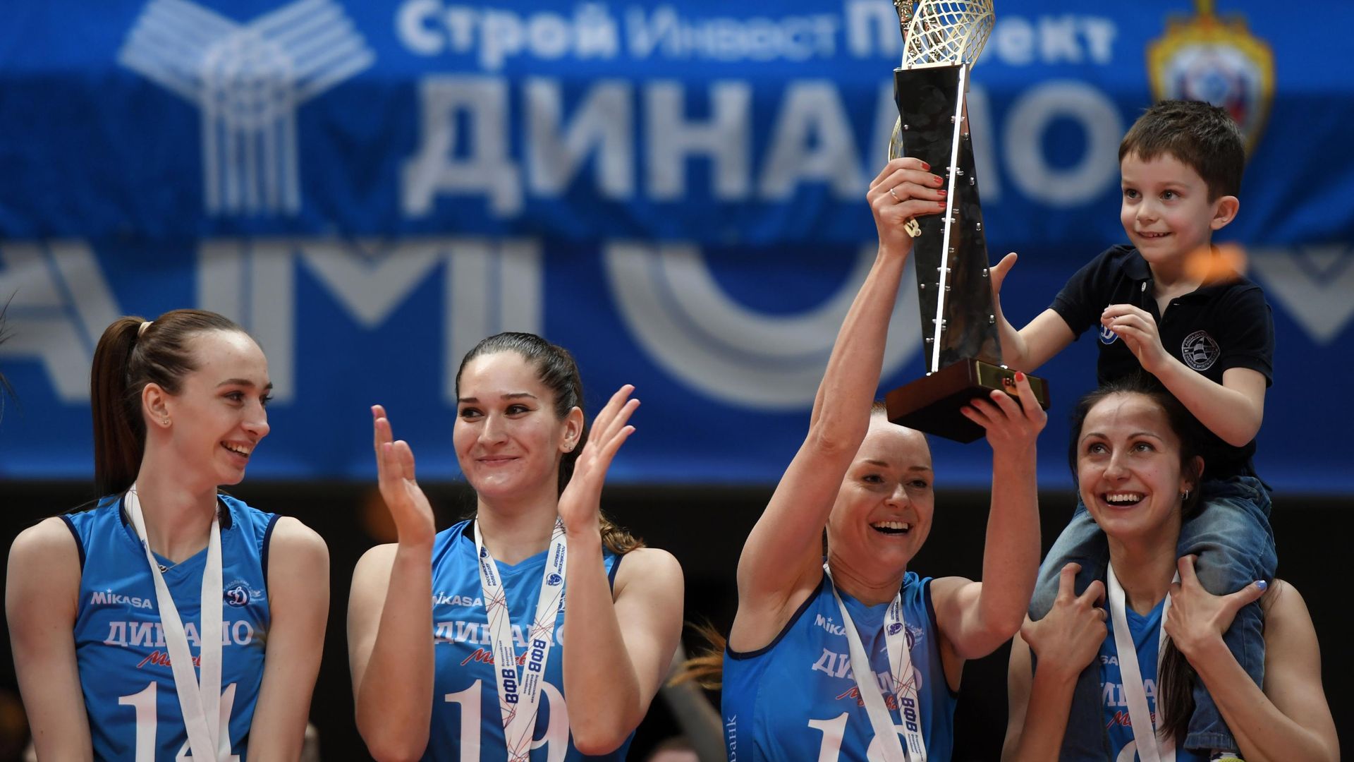 Волейболистки московского Динамо Анна Лазарева, Дарья Столярова, Марина Бабешина и Вера Ветрова - РИА Новости, 1920, 06.11.2020