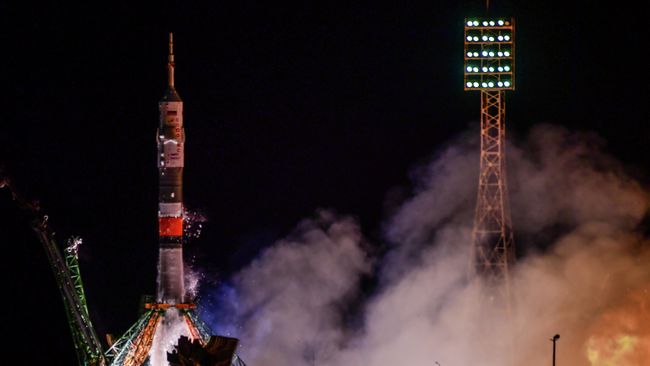 Запуск ракеты-носителя Союз-ФГ с пилотируемым кораблем Союз МС-13 со стартовой площадки космодрома Байконур Запуск ракеты-носителя Союз-ФГ с пилотируемым кораблем Союз МС-13 со стартовой площадки космодрома Байконур