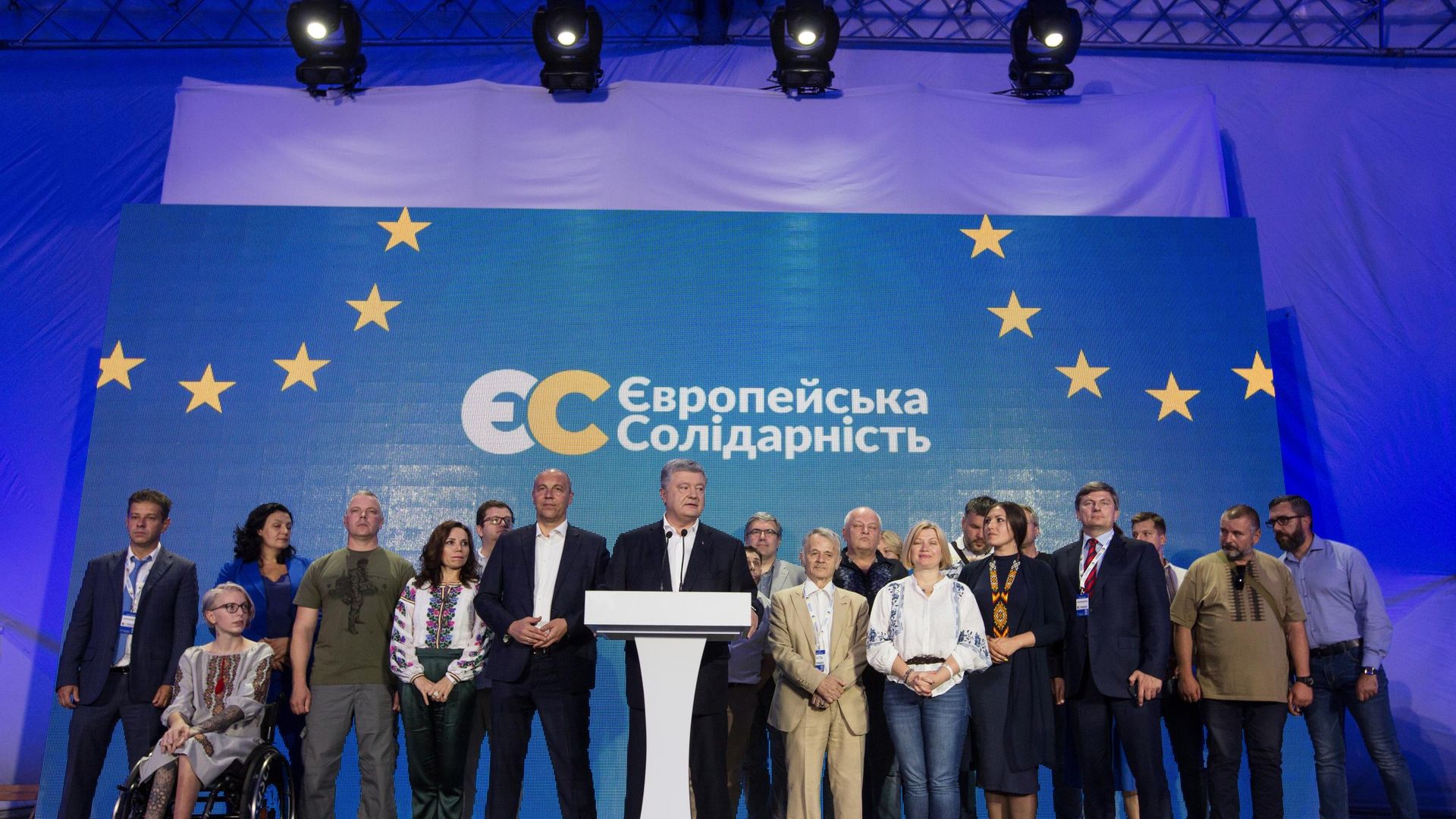 Экс-президент Украины, лидер партии Европейская солидарность Петр Порошенко во время выступления в штабе партии в Киеве. 21 июля 2019 Экс-президент Украины, лидер партии Европейская солидарность Петр Порошенко во время выступления в штабе партии в Киеве. 21 июля 2019 - РИА Новости, 1920, 29.12.2021