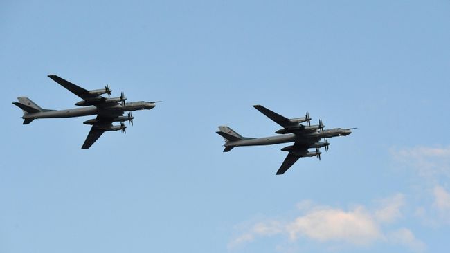 Стратегические бомбардировщики-ракетоносцы Ту-95МС Военно-космических сил России Стратегические бомбардировщики-ракетоносцы Ту-95МС Военно-космических сил России