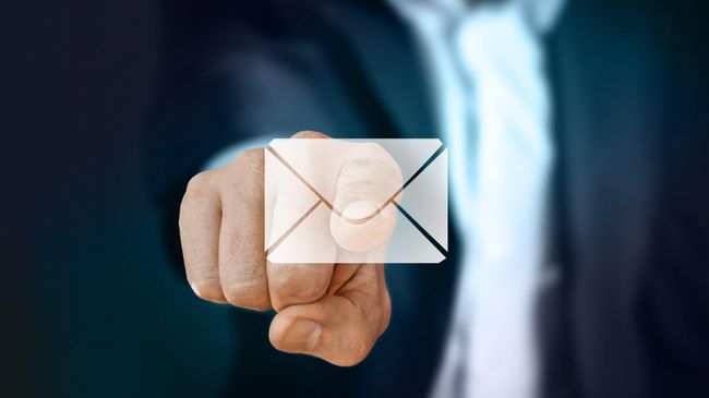 E-mail E-mail