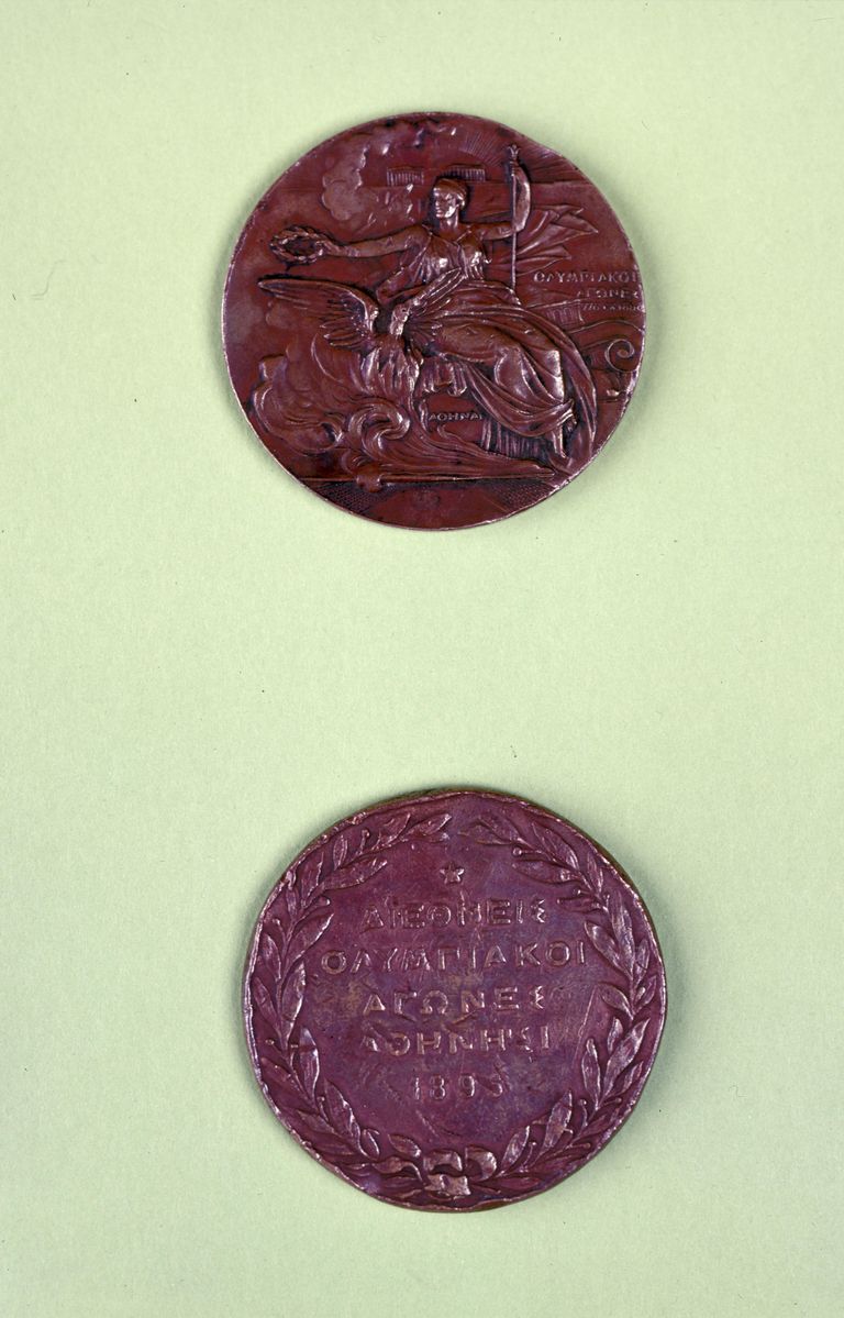 Медаль I Олимпийских игр в Афинах в 1896 году. Медаль I Олимпийских игр в Афинах в 1896 году.