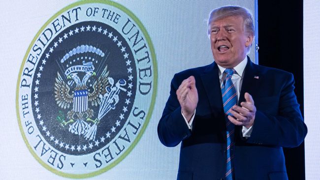Президент США Дональд Трамп во время выступления на мероприятии организации Turning Point в Вашингтоне Президент США Дональд Трамп во время выступления на мероприятии организации Turning Point в Вашингтоне
