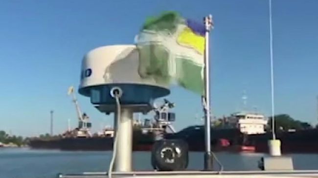 Стоп-кадр видео задержания российского танкера Стоп-кадр видео задержания российского танкера