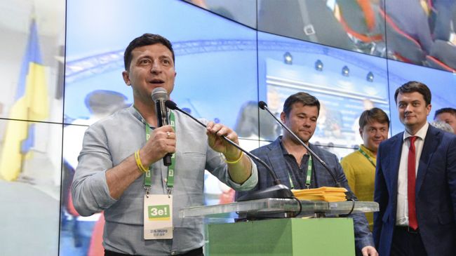 Президент Украины Владимир Зеленский в штабе партии Слуга Народа Президент Украины Владимир Зеленский в штабе партии Слуга Народа