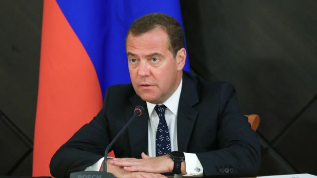 Председатель правительства РФ Дмитрий Медведев проводит совещание по вопросу О ходе реализации национальных проектов (программ) на территории Республики Крым и г. Севастополя в части здравоохранения, образования и культуры Председатель правительства РФ Дмитрий Медведев проводит совещание по вопросу О ходе реализации национальных проектов (программ) на территории Республики Крым и г. Севастополя в части здравоохранения, образования и культуры