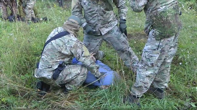 Задержание сторонников ИГ (террористическая организация, запрещенная в России) в Татарстане Задержание сторонников ИГ (террористическая организация, запрещенная в России) в Татарстане