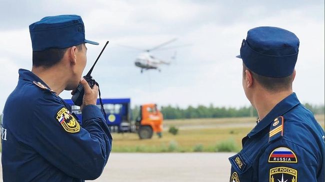 Сотрудники МЧС РФ