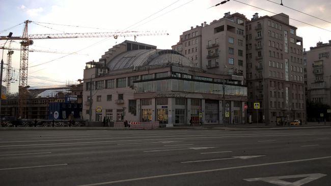 Кинотеатр Ударник, где в 1935 году проходил Советский кинофестиваль в Москве