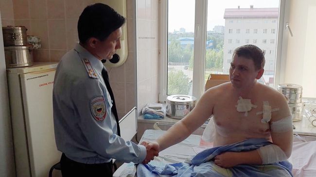 Александр Царегородцев, который был ранен при исполнении служебных обязанностей, в больнице города Сургут. 2 августа 2019 Александр Царегородцев, который был ранен при исполнении служебных обязанностей, в больнице города Сургут. 2 августа 2019