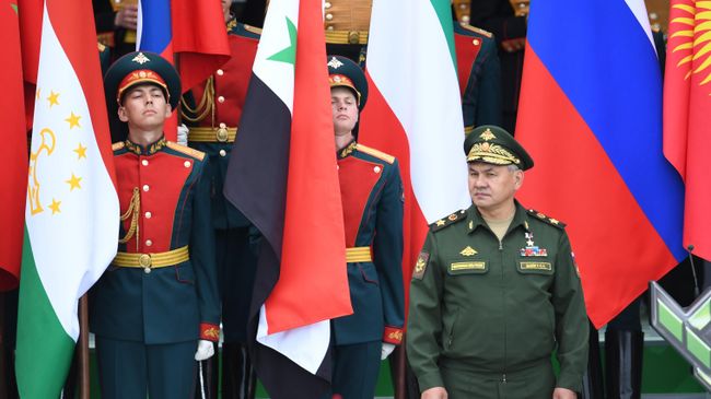 Министр обороны РФ Сергей Шойгу на открытии Армейских международных игр Министр обороны РФ Сергей Шойгу на открытии Армейских международных игр