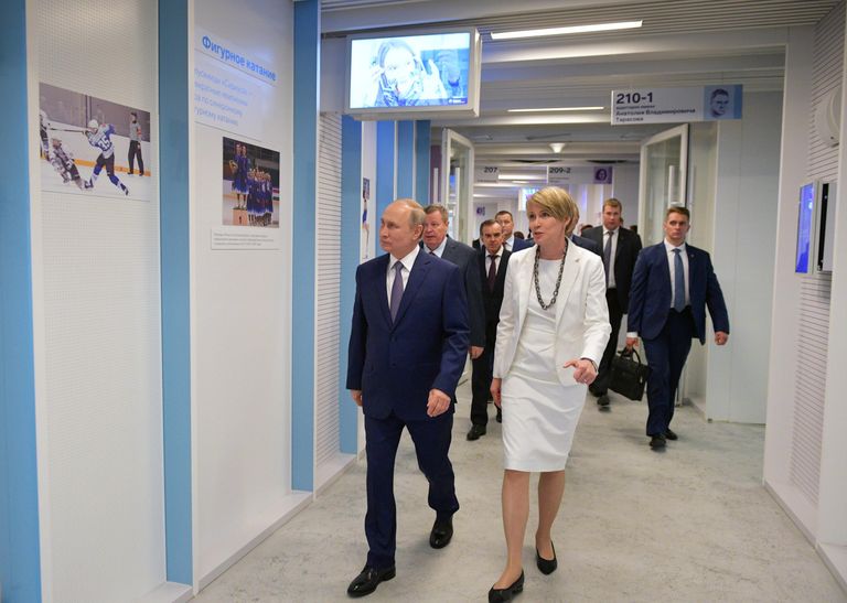 Президент РФ Владимир Путин во время посещения образовательного центра Сириус в Сочи Президент РФ Владимир Путин во время посещения образовательного центра Сириус в Сочи