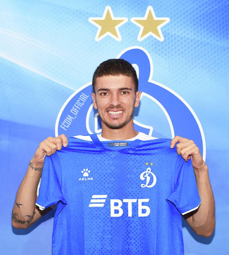 Игрок Динамо Роман Нойштедтер