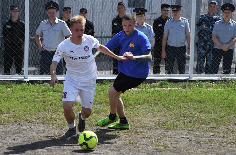 Павел Мамаев (справа) Павел Мамаев (справа)