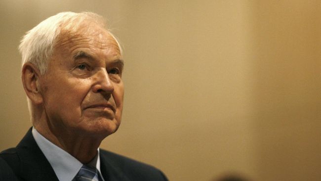 Экс-премьер Германской Демократической Республики Ганс Модров Экс-премьер Германской Демократической Республики Ганс Модров