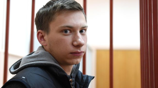 Активист партии Яблоко Валерий Костенок в Басманном суде Москвы. 12 августа 2019 Активист партии Яблоко Валерий Костенок в Басманном суде Москвы. 12 августа 2019