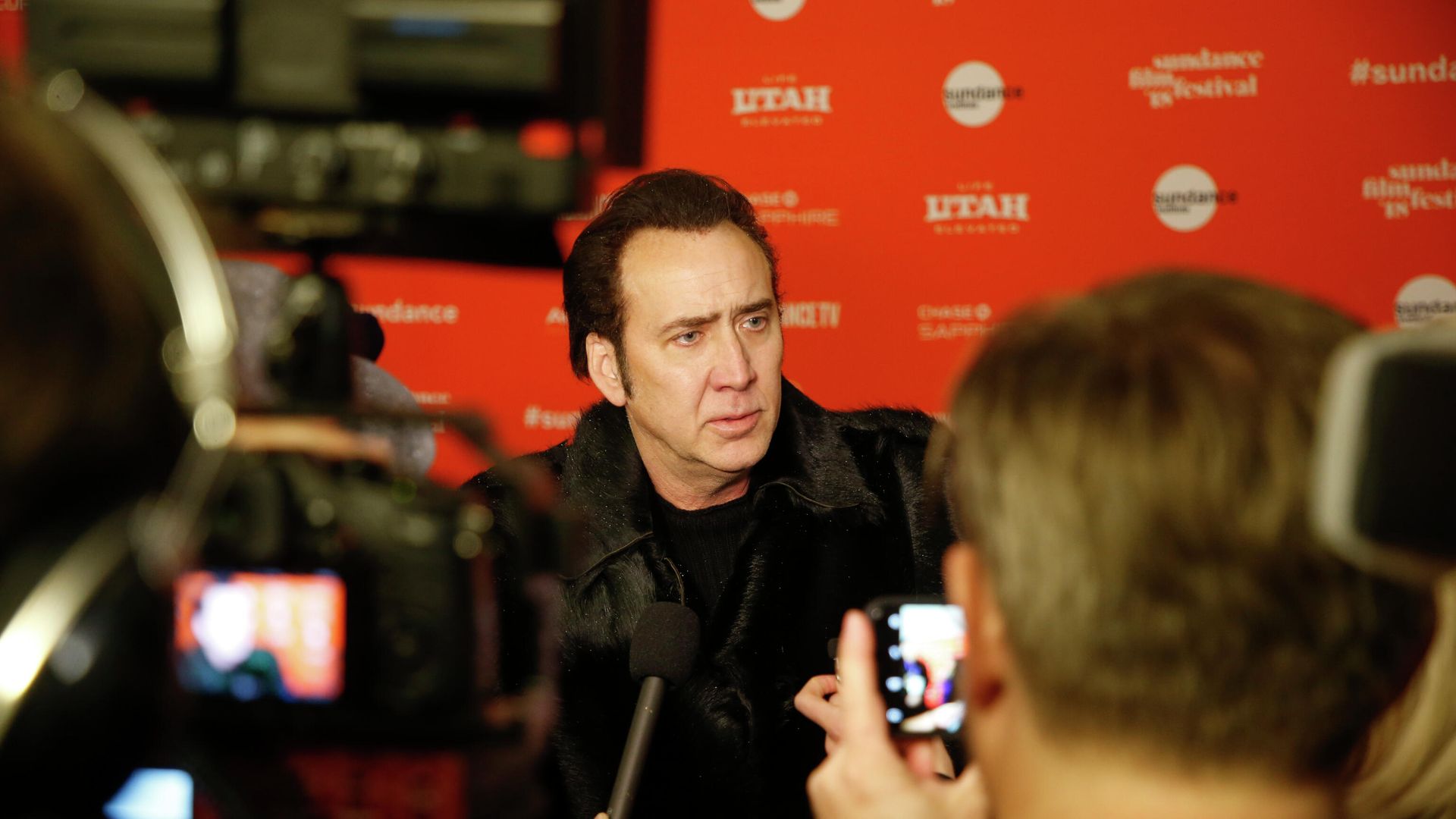 Актер Николас Кейдж дает интервью на премьере фильма Мэнди во время кинофестиваля Сандэнс в Парк-Сити, штат Юта Актер Николас Кейдж дает интервью на премьере фильма Мэнди во время кинофестиваля Сандэнс в Парк-Сити, штат Юта - РИА Новости, 1920, 24.09.2021