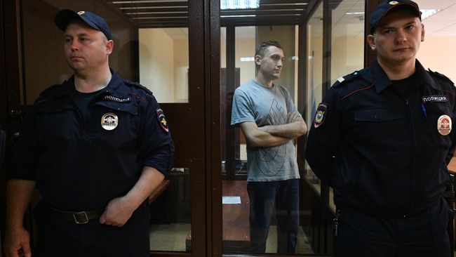 Константин Котов, задержанный на несанкционированной акции 10 августа в Москве, в Пресненском суде Москвы Константин Котов, задержанный на несанкционированной акции 10 августа в Москве, в Пресненском суде Москвы