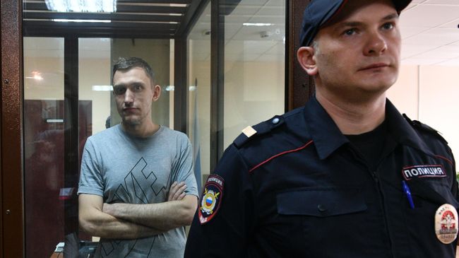 Константин Котов, задержанный на несанкционированной акции 10 августа в Москве, во время избрания ему меры пресечения. 14 августа 2019 Константин Котов, задержанный на несанкционированной акции 10 августа в Москве, во время избрания ему меры пресечения. 14 августа 2019
