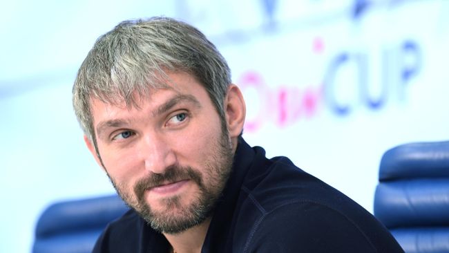 Хоккеист Александр Овечкин Хоккеист Александр Овечкин
