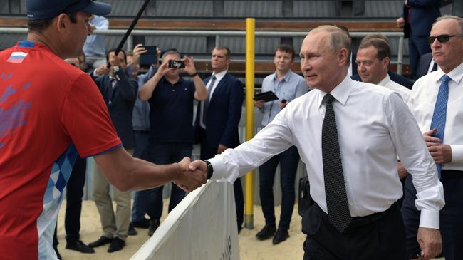 Рабочая поездка президента РФ В. Путина и премьер-министра РФ Д. Медведева в Анапу