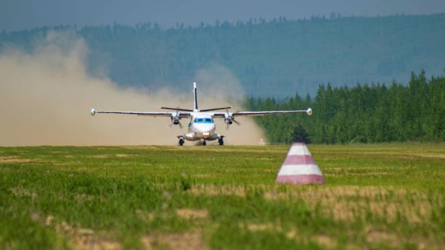 Самолет L-410 авиакомпании Хабаровские авиалинии Самолет L-410 авиакомпании Хабаровские авиалинии