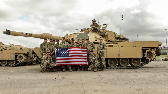 Американские военнослужащие на военной базе Бемово, Польша Американские военнослужащие на военной базе Бемово, Польша