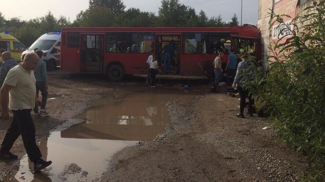 На месте ДТП в Перми. 17 августа 2019 На месте ДТП в Перми. 17 августа 2019