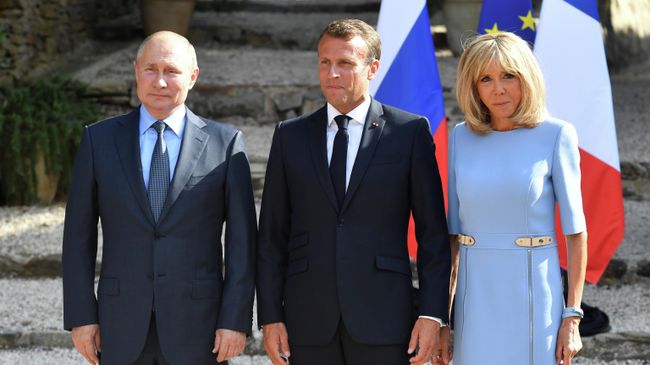 Встреча Владимира Путина и Эммануэля Макрона во Франции. 19 августа 2019 Встреча Владимира Путина и Эммануэля Макрона во Франции. 19 августа 2019