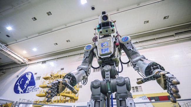 Подготовка робота Skybot F-850 на Байконуре Подготовка робота Skybot F-850 на Байконуре