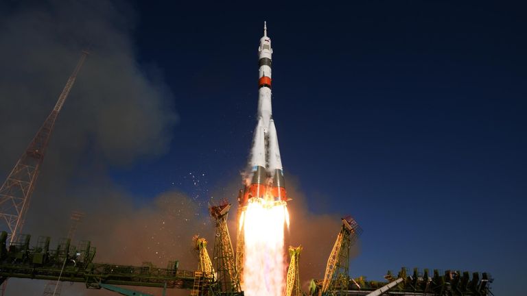 Запуск ракеты-носителя Союз-2.1а с пилотируемым кораблем Союз МС-14 со стартовой площадки космодрома Байконур Запуск ракеты-носителя Союз-2.1а с пилотируемым кораблем Союз МС-14 со стартовой площадки космодрома Байконур