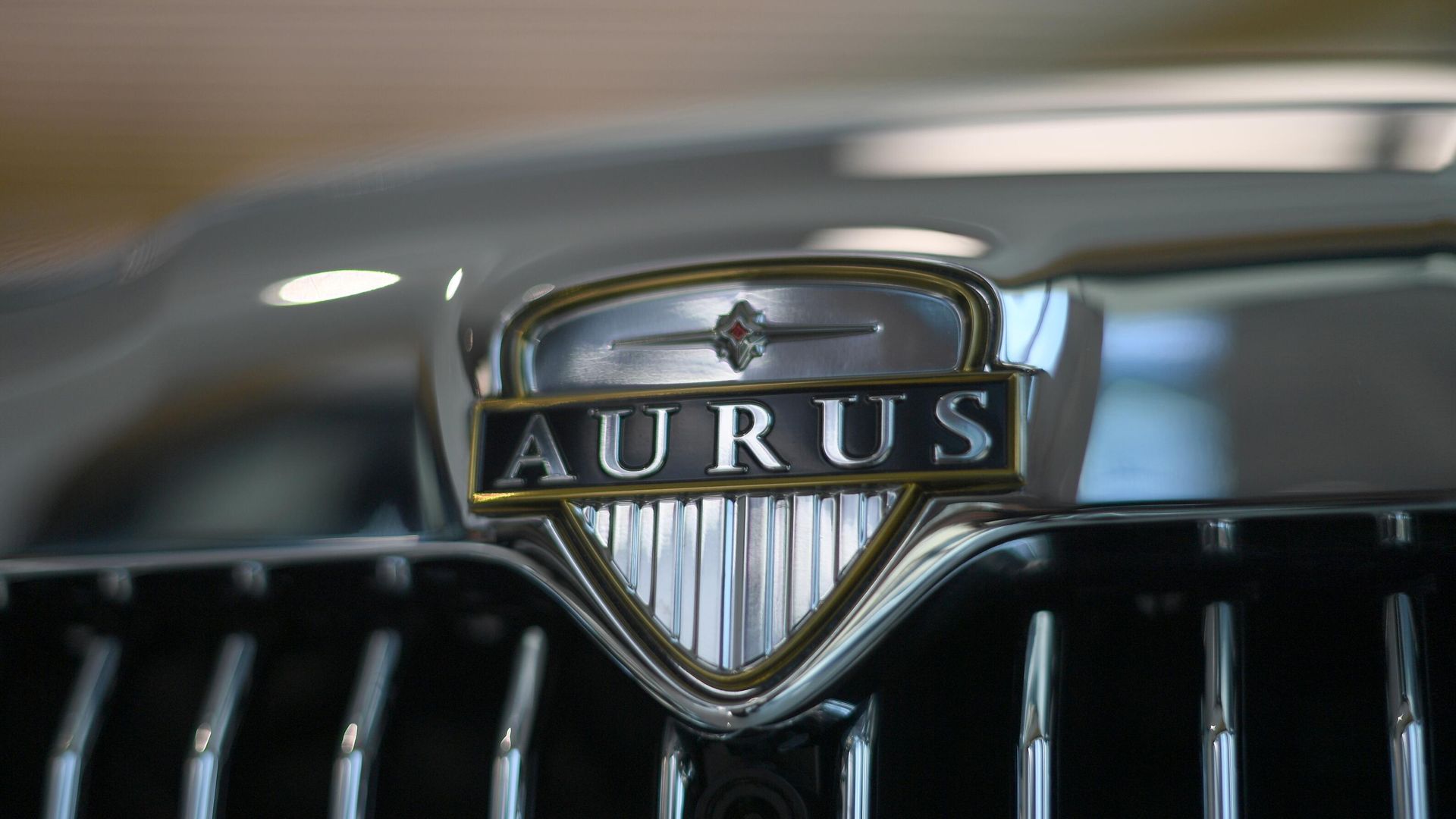 Автомобиль Aurus Senat в первом шоуруме по коммерческим продажам отечественных машин для первых лиц государства проекта Кортеж в деловом центре Москва-Сити Автомобиль Aurus Senat в первом шоуруме по коммерческим продажам отечественных машин для первых лиц государства проекта Кортеж в деловом центре Москва-Сити - РИА Новости, 1920, 13.06.2021