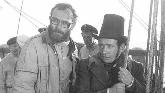 Режиссер Михаил Ведышев (слева) во время съемок фильма Странник, 1987 год Режиссер Михаил Ведышев (слева) во время съемок фильма Странник, 1987 год