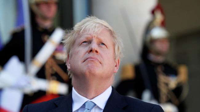 Премьер-министр Великобритании Борис Джонсон перед встречей с президентом Франции Эммануэлем Макроном в Париже 