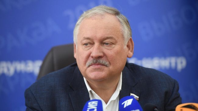 Первый заместитель главы комитета ГД по делам СНГ, евразийской интеграции и связям с соотечественниками Константин Затулин