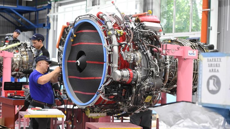 Сборка турбовентиляторного двигателя PowerJet SaM146 для самолетов Sukhoi Superjet 100 на заводе имени Гагарина в Комсомольске-на-Амуре Сборка турбовентиляторного двигателя PowerJet SaM146 для самолетов Sukhoi Superjet 100 на заводе имени Гагарина в Комсомольске-на-Амуре