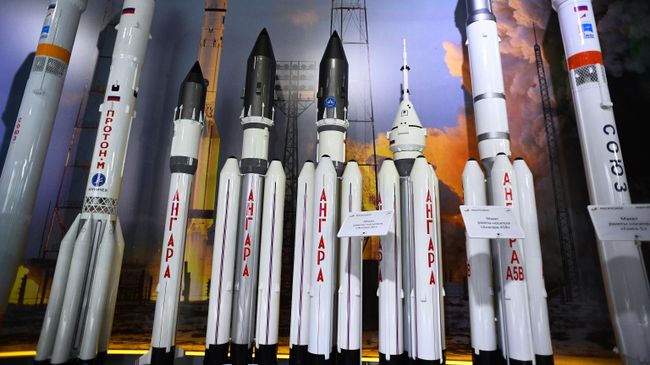 Макеты ракет-носителей на Международном авиационно-космическом салоне МАКС-2019 Макеты ракет-носителей на Международном авиационно-космическом салоне МАКС-2019