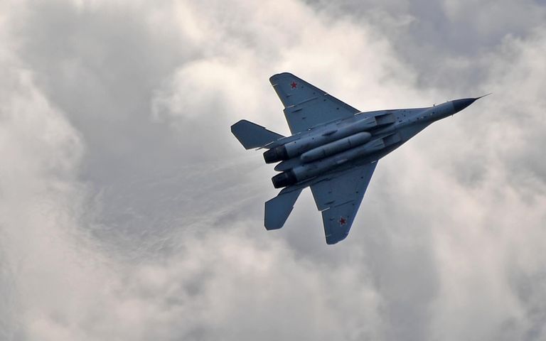 Российский многофункциональный фронтовой истребитель МиГ-35 совершает полет на Международном авиационно-космическом салоне МАКС-2019 в подмосковном Жуковском