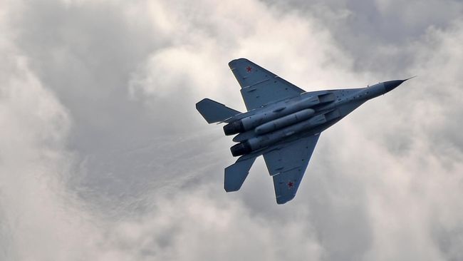 Российский многофункциональный фронтовой истребитель МиГ-35 совершает полет на Международном авиационно-космическом салоне МАКС-2019 в подмосковном Жуковском Российский многофункциональный фронтовой истребитель МиГ-35 совершает полет на Международном авиационно-космическом салоне МАКС-2019 в подмосковном Жуковском