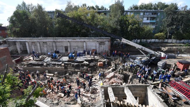 В Новосибирске на рабочих обрушилась стена строящегося здания В Новосибирске на рабочих обрушилась стена строящегося здания