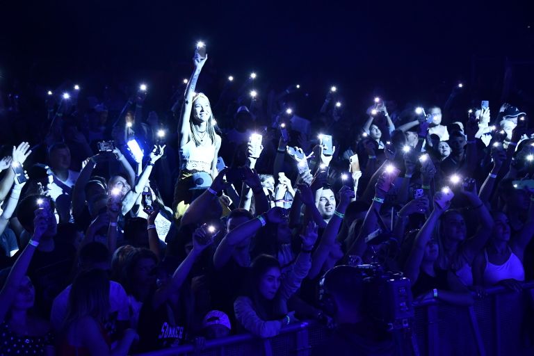 Зрители на фестивале Rap Koktebel в Крыму Зрители на фестивале Rap Koktebel в Крыму