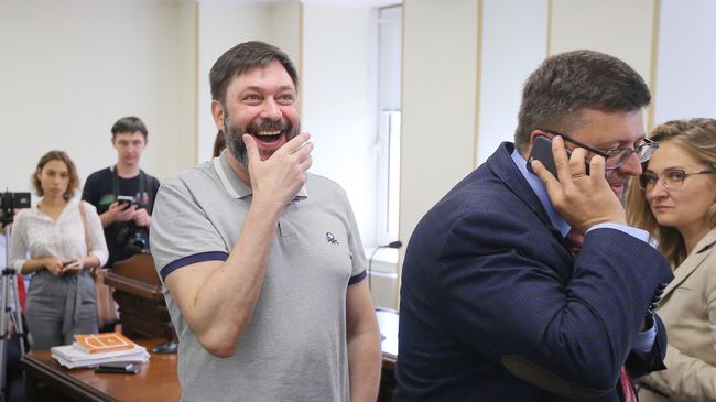 Руководитель портала РИА Новости Украина Кирилл Вышинский после заседания апелляционного суда Киева Руководитель портала РИА Новости Украина Кирилл Вышинский после заседания апелляционного суда Киева