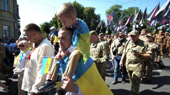 Участники Марша защитников Украины в Киеве Участники Марша защитников Украины в Киеве