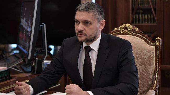 . Временно исполняющий обязанности губернатора Забайкальского края Александр Осипов во время встречи с президентом РФ Владимиром Путиным.  29 августа 2019