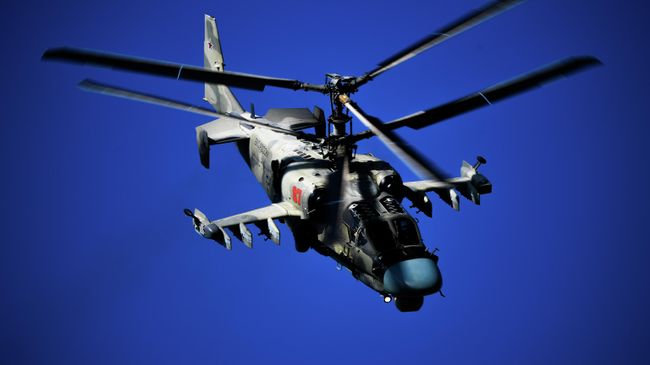 Вертолет Ка-52 выполняет полет на Международном авиационно-космическом салоне МАКС-2019 Вертолет Ка-52 выполняет полет на Международном авиационно-космическом салоне МАКС-2019