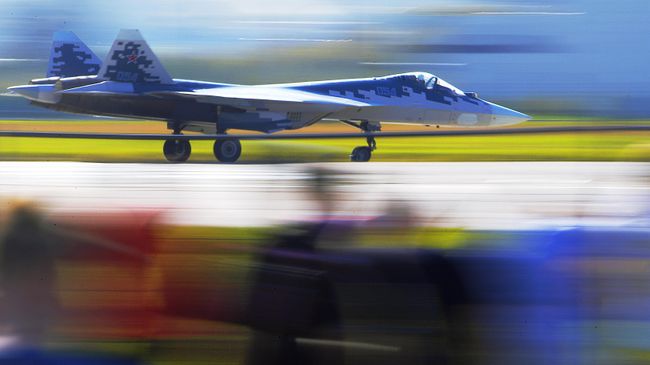 Российский многофункциональный истребитель пятого поколения Су-57 Российский многофункциональный истребитель пятого поколения Су-57