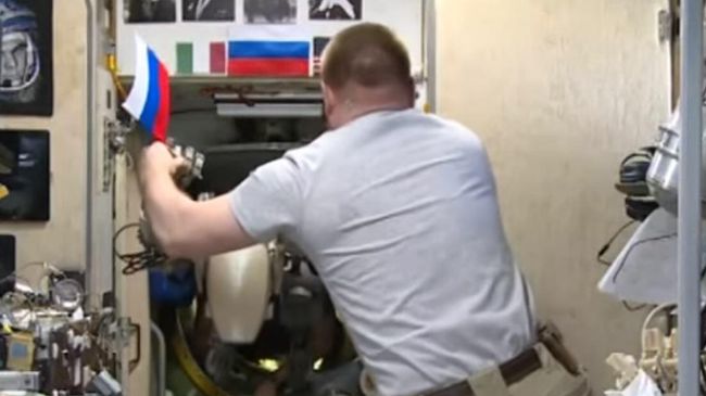 Опубликовано видео с роботом Федором на МКС Опубликовано видео с роботом Федором на МКС