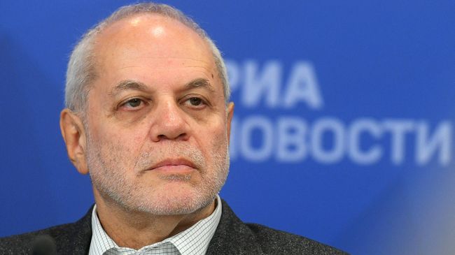 Уполномоченный по правам ребенка в городе Москве Евгений Бунимович