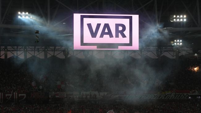 Табло системы видеопомощи арбитрам (VAR) Табло системы видеопомощи арбитрам (VAR)